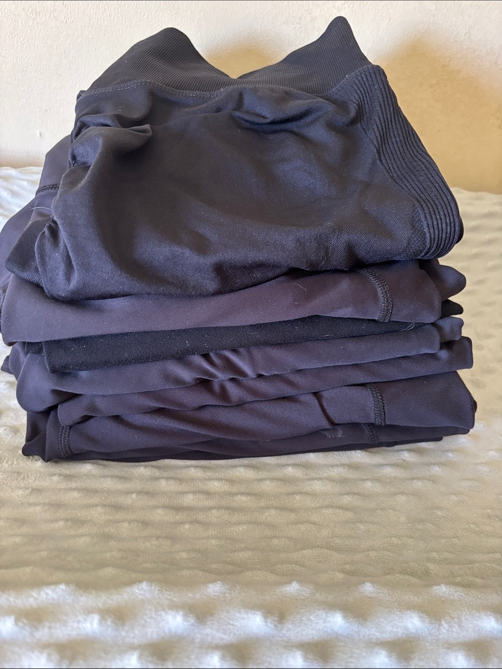 Bundle of 8 leggings